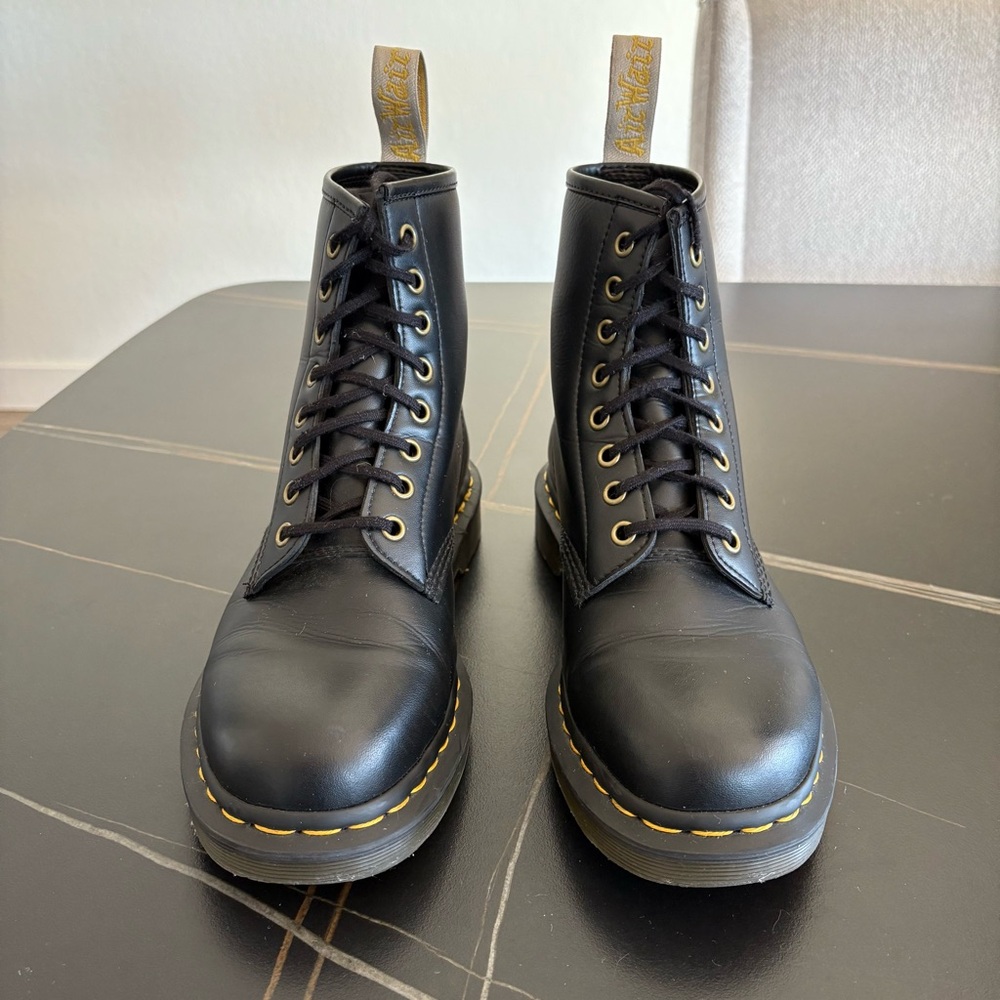 DR. MARTENS 1460 8 HOLE BLACK VEGAN
BOOTS 
MEN: size 9
Women: size 10.5